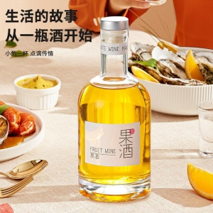 酒杯、酒瓶